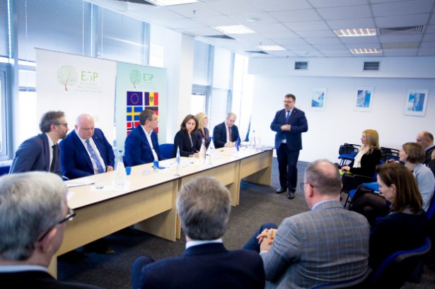 Uniunea Europeană oferă un grant de 1.2 milioane de euro pentru ca Bălțiul lui Usatîii să poate cumpăra troleibuze noi / De ce nu-i dau bani „frații ruși”? Uniunea Europeană oferă un grant de 1.2 milioane de euro pentru ca Bălțiul lui Usatîii să poate cumpăra troleibuze noi / De ce nu-i dau bani „frații ruși”?