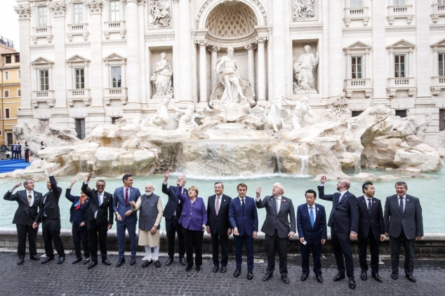 VIDEO // Liderii G20 au respectat tradiția și au aruncat o monedă în Fontana di Trevi de la Roma
