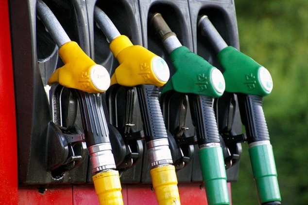 Benzina a trecut pragul de 22 de lei: Noile prețuri stabilite de ANRE