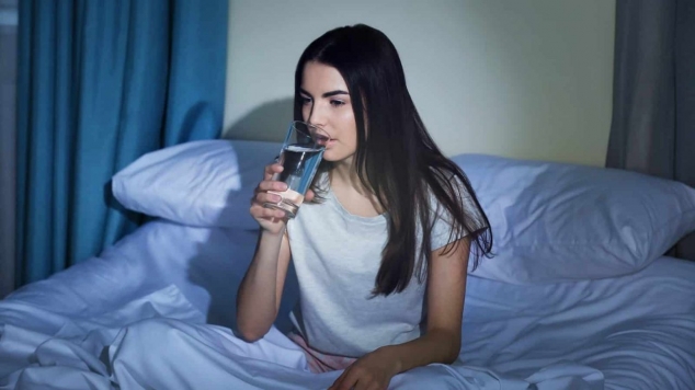De la ce oră e indicat să nu mai bei apă, astfel încat să ai un somn odihnitor ?